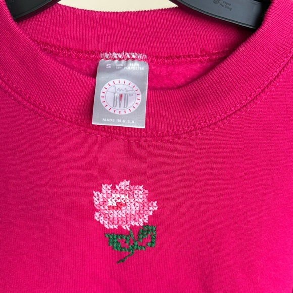 VTG Ms. BVD hot pink rose embroidered sweatshirt / small / women’s - Picture 2 of 3